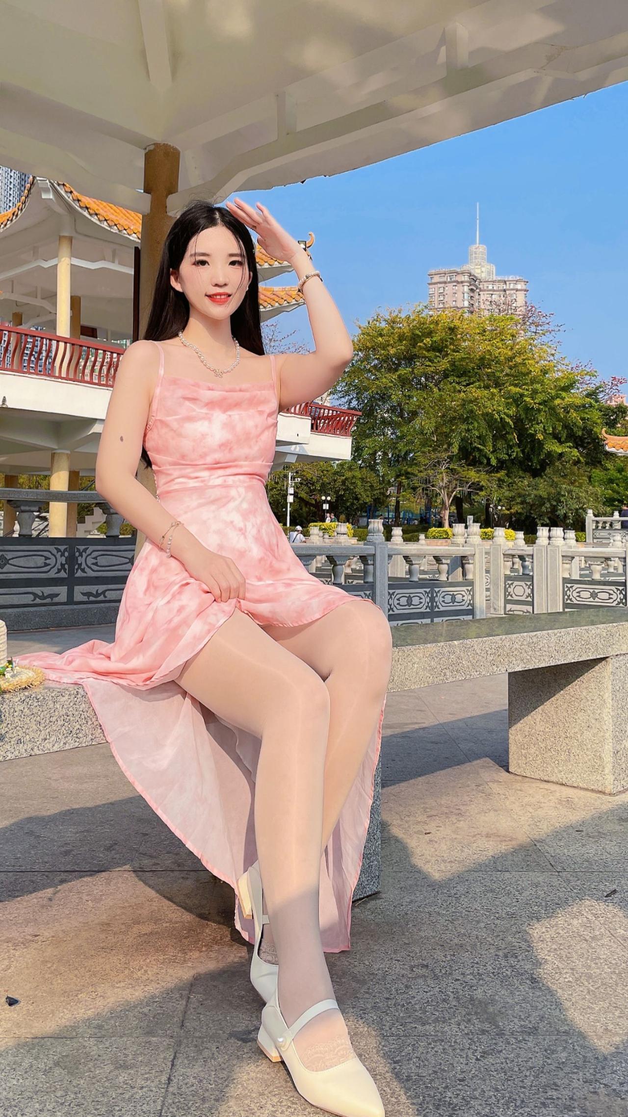 OOTD今日播报，喜欢的衣服会说话，诉说着对生活的期待，今天也要做最耀眼的自己。