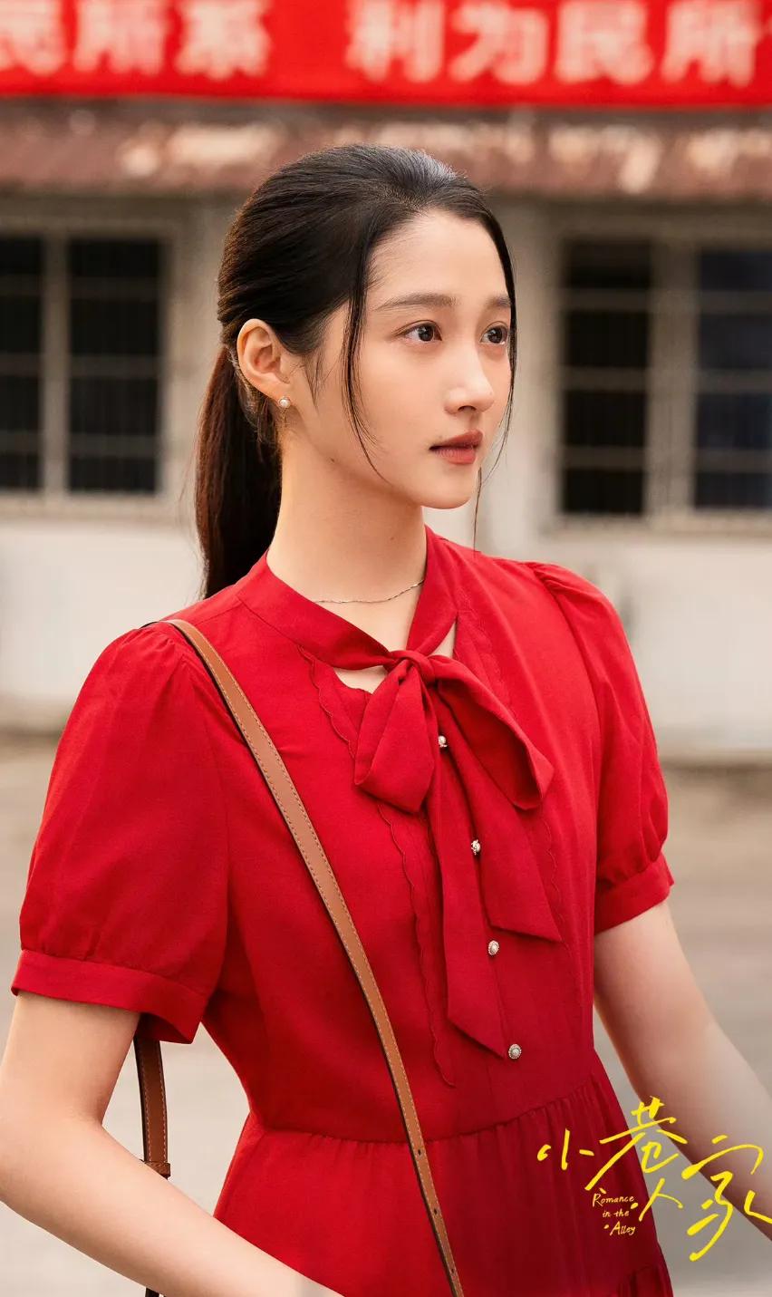 看《小巷人家》33集这段看得人拳头都硬了！筱婷想跟栋哲去广州闯闯，被庄爸骂“不自