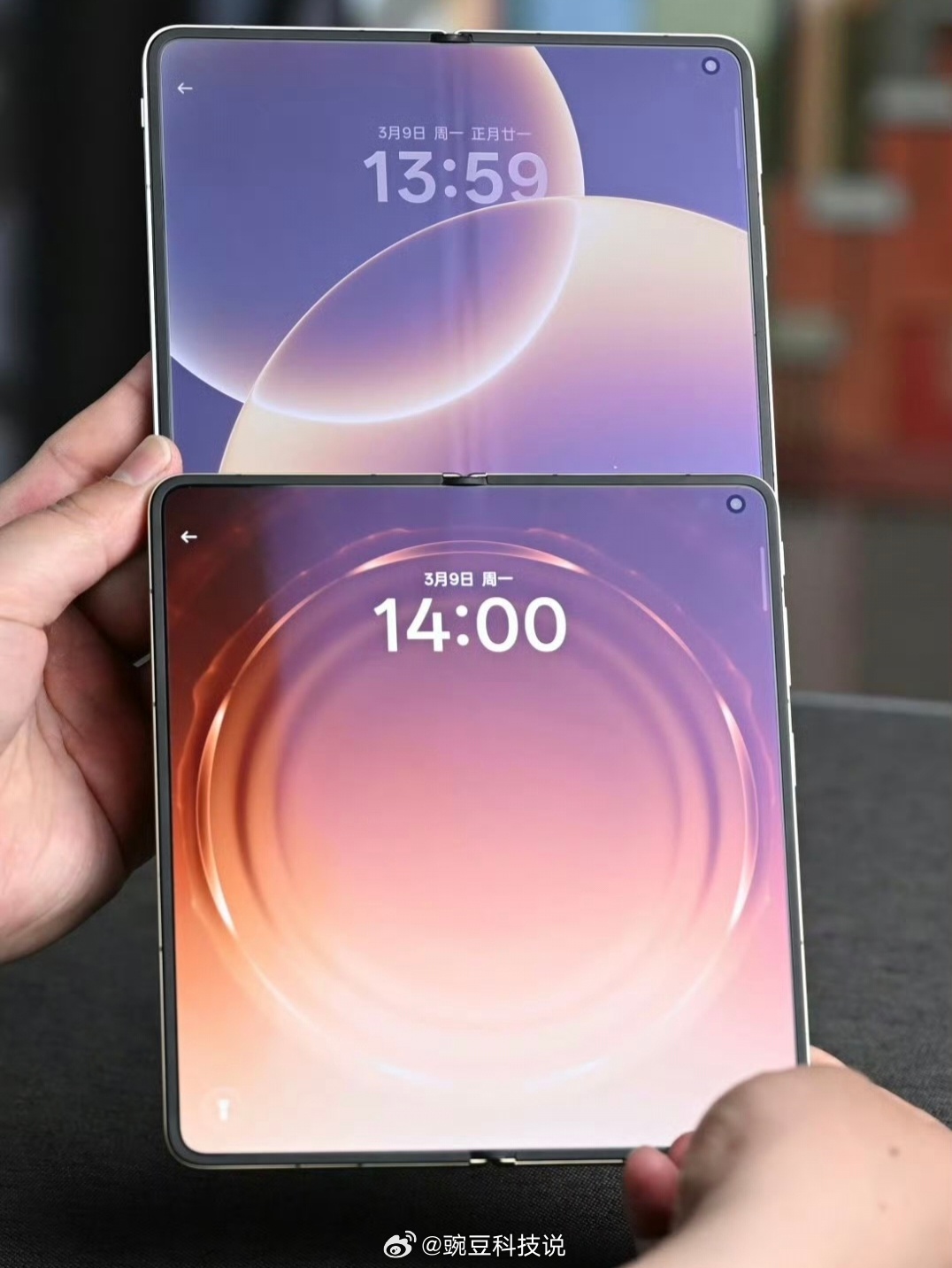 这是OPPO Find N6和荣耀Magic V6这跟对比？高下立判啊！ 