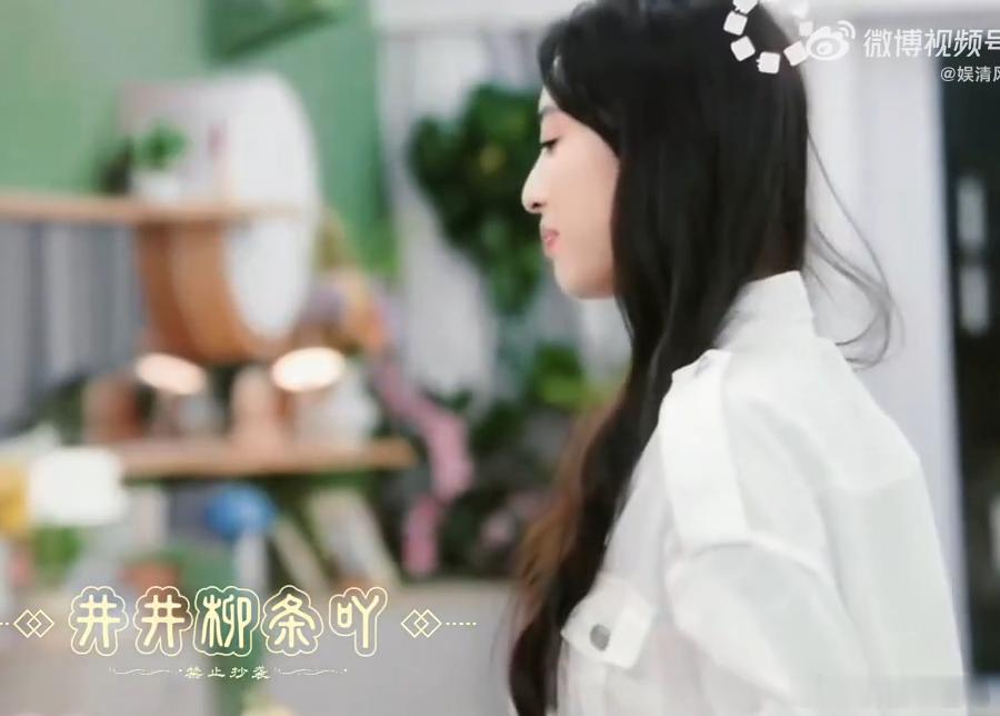 心动9厨子也有爱情心动的信号灶台边的互动真的很戳人，嘉宾分工协作准备餐食，在做饭