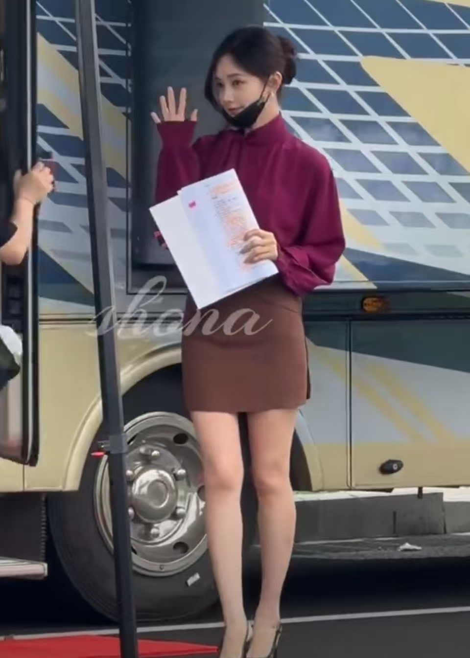 李一桐美人余上班路透李一桐美人余上班李一桐美人余上班路透，妈妈是一种感觉，[舔屏