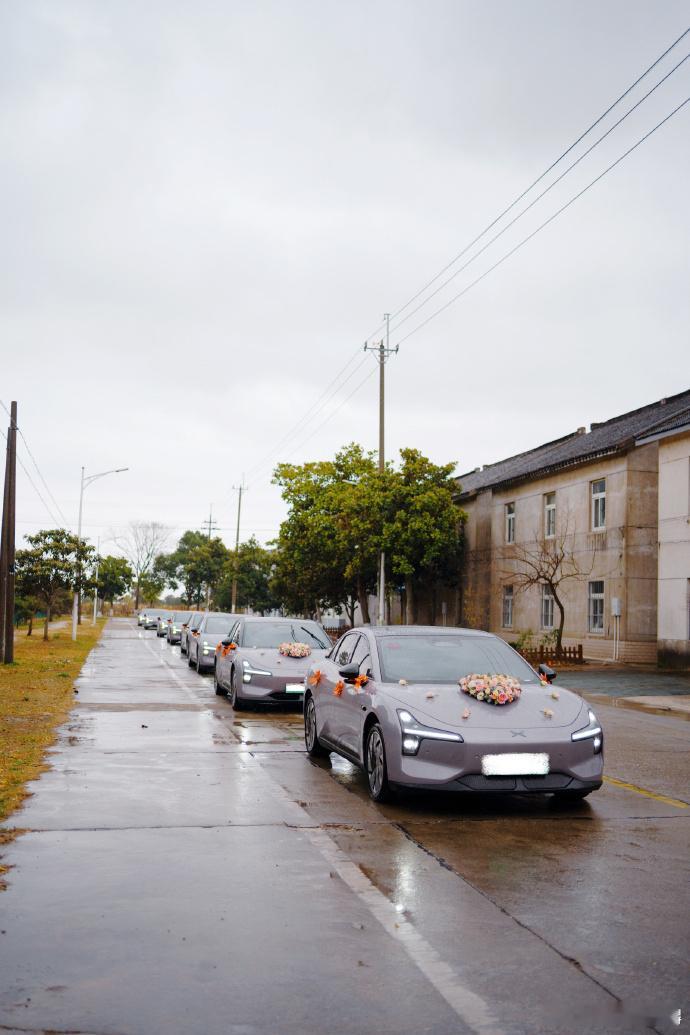 有MONA终成眷属的具象化！小鹏MONA车主与男友异地8年终于成婚，此前常年跨城