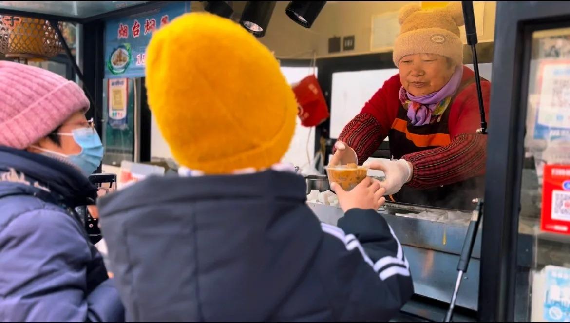 在烟台还有比这更炸裂的年货大集吗⁉️
人间烟火气，最抚凡人心～年假将至无论家里有