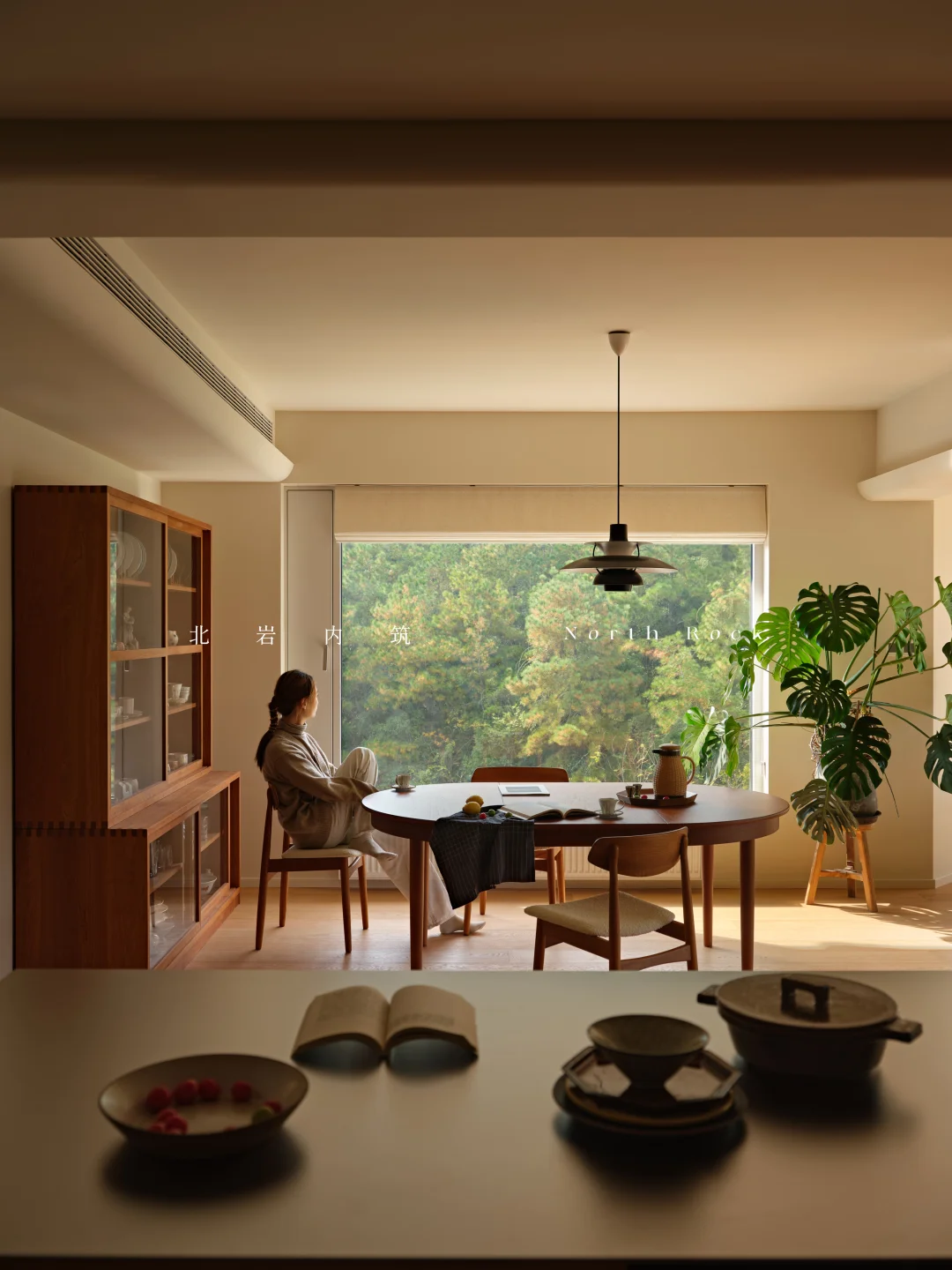 餐厅｜楼梯移位让山景住进来