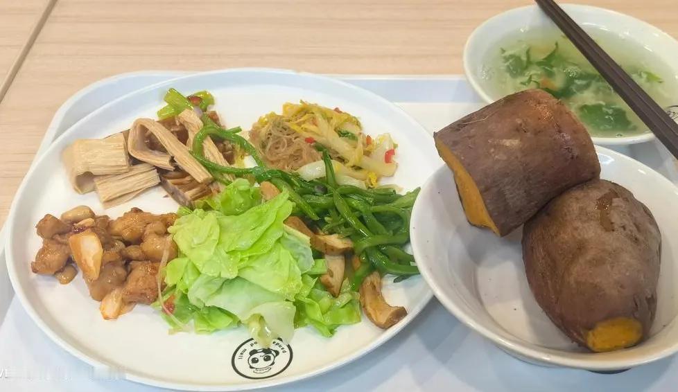 开始关注了！零负债人群现在成了宝贝，专家也开始关心了。最近有专家说要盯住零负债人