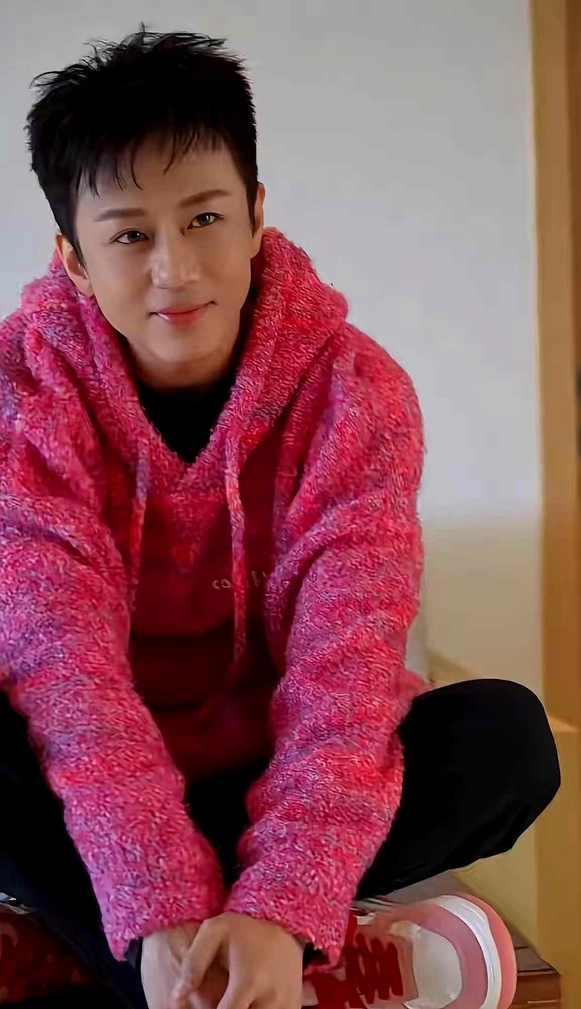 撕合同？
甩粉饼？
邓超这老狐狸，一上来就给你掀桌！
别以为他疯了，那张脸、那动