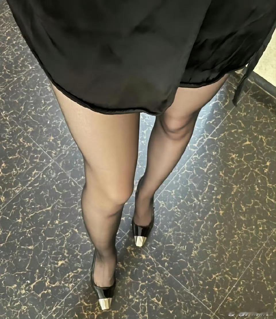 黑丝or白丝？ ​​​