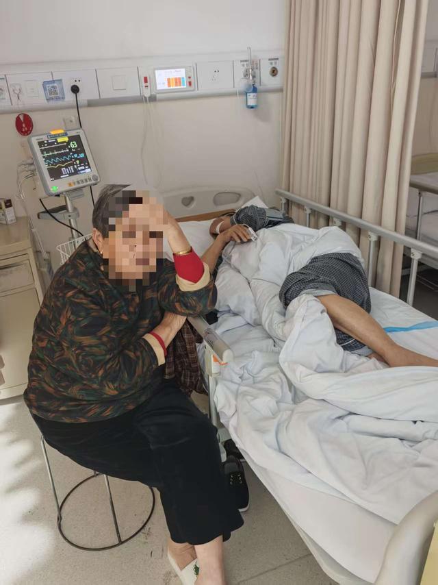 “冤不冤？”湖南，74岁退休教师因家中祖坟占用，与矿企多次协商迁坟赔偿未果，随即
