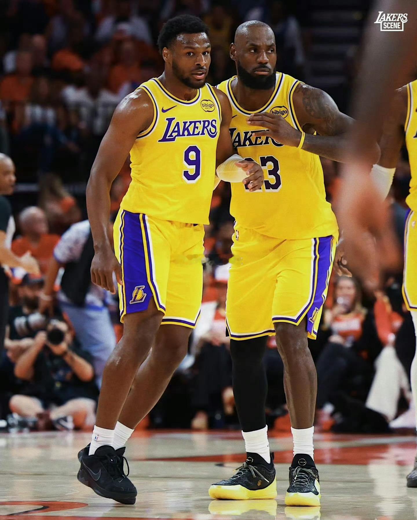 詹姆斯三分赛点落袋！詹姆斯29+13+6，KD缺阵申京空砍两双，湖人加时擒下火箭