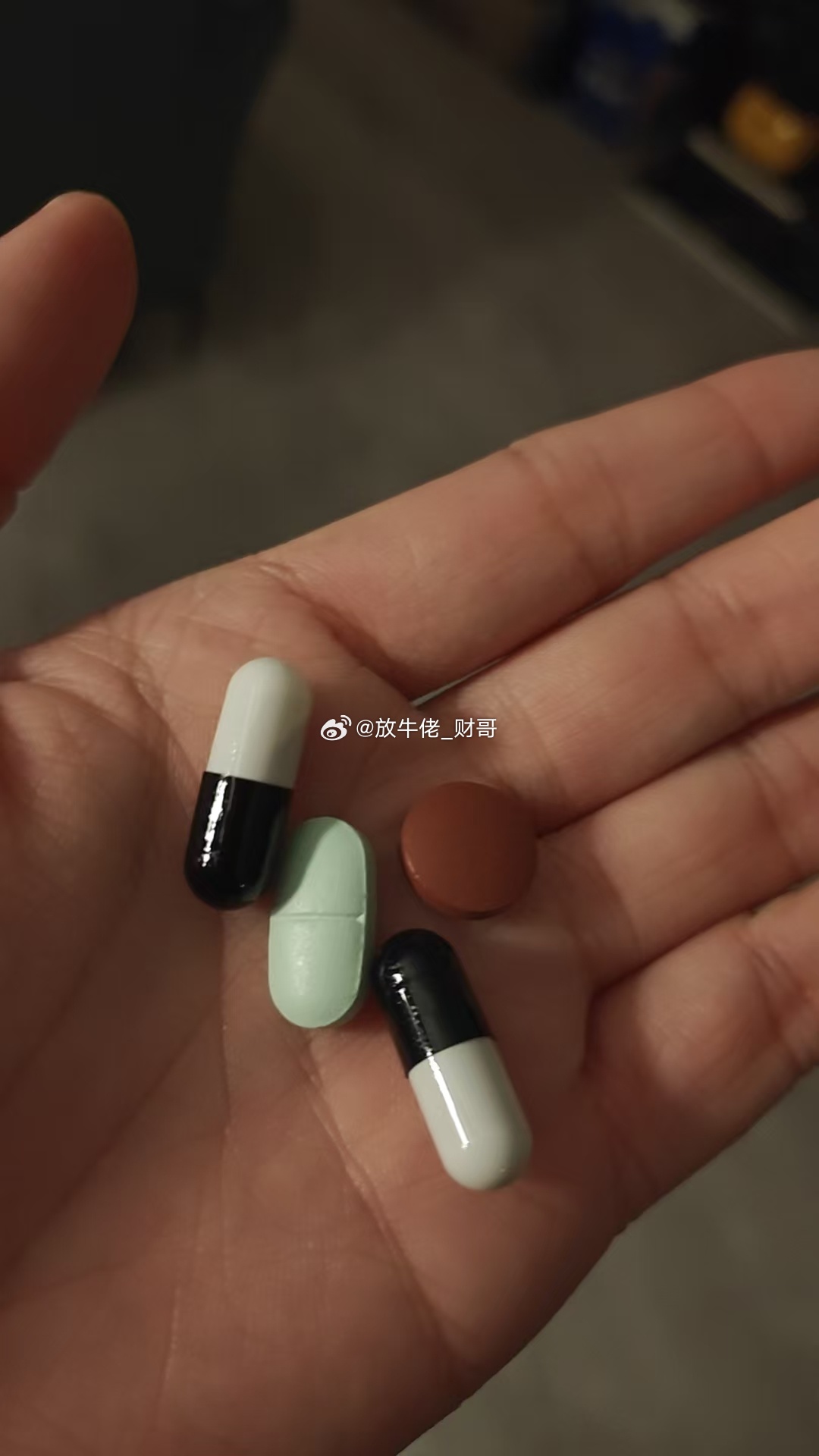 隔夜美股三大指数集体收涨，热门科技股多数上涨，纳斯达克金龙中国指数收涨1.71，