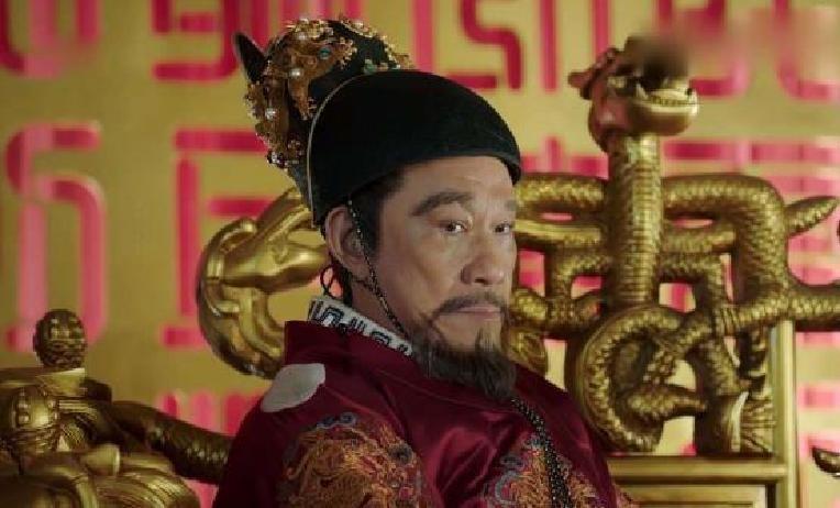 朱棣率兵攻入南京时，俘虏了朱允炆的生母吕氏。看见吕氏狼狈地摔在地上，朱棣前搀扶，