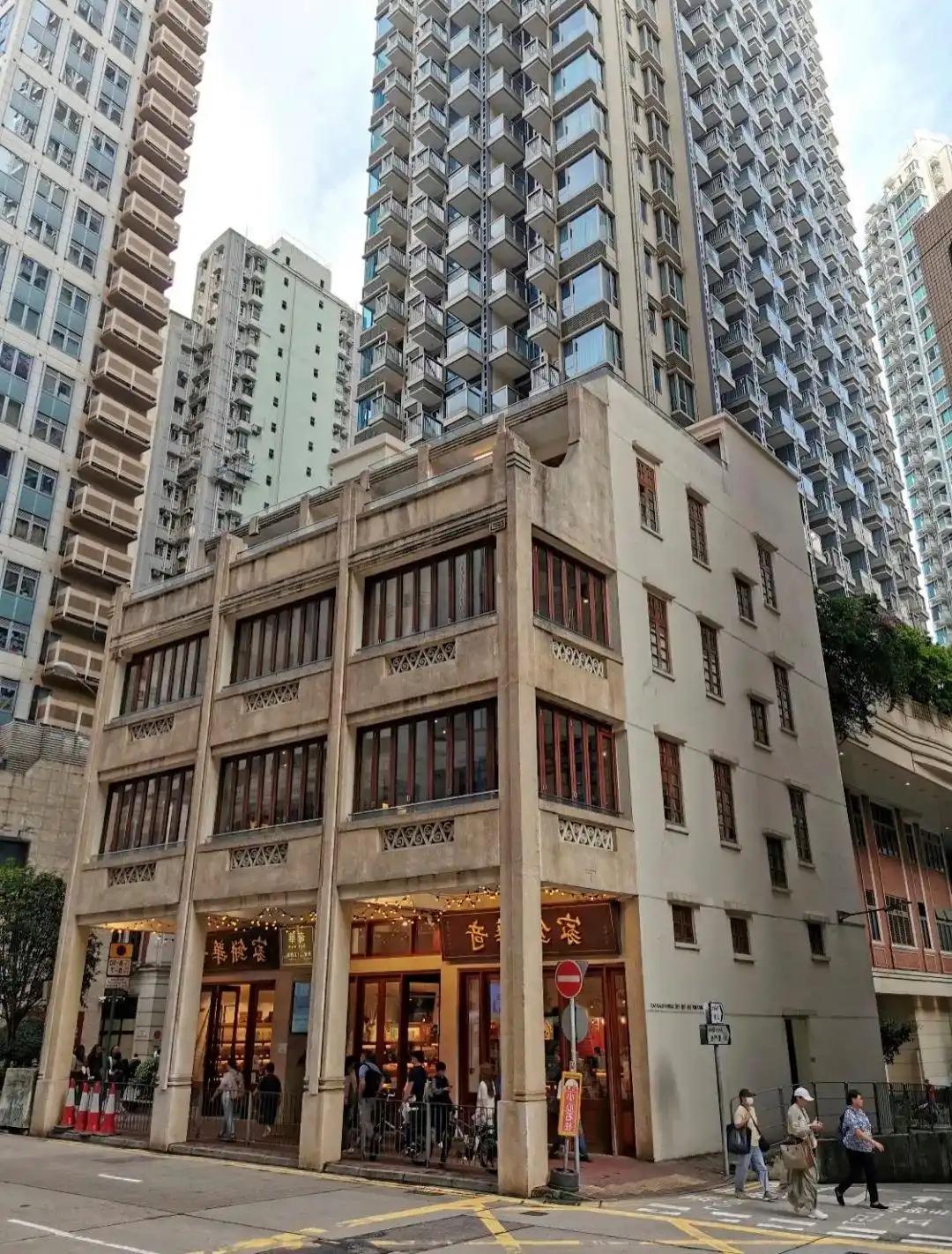 2168万买37㎡？香港这对夫妻的“海景火柴盒”火了，看完我沉默了…

最近，香