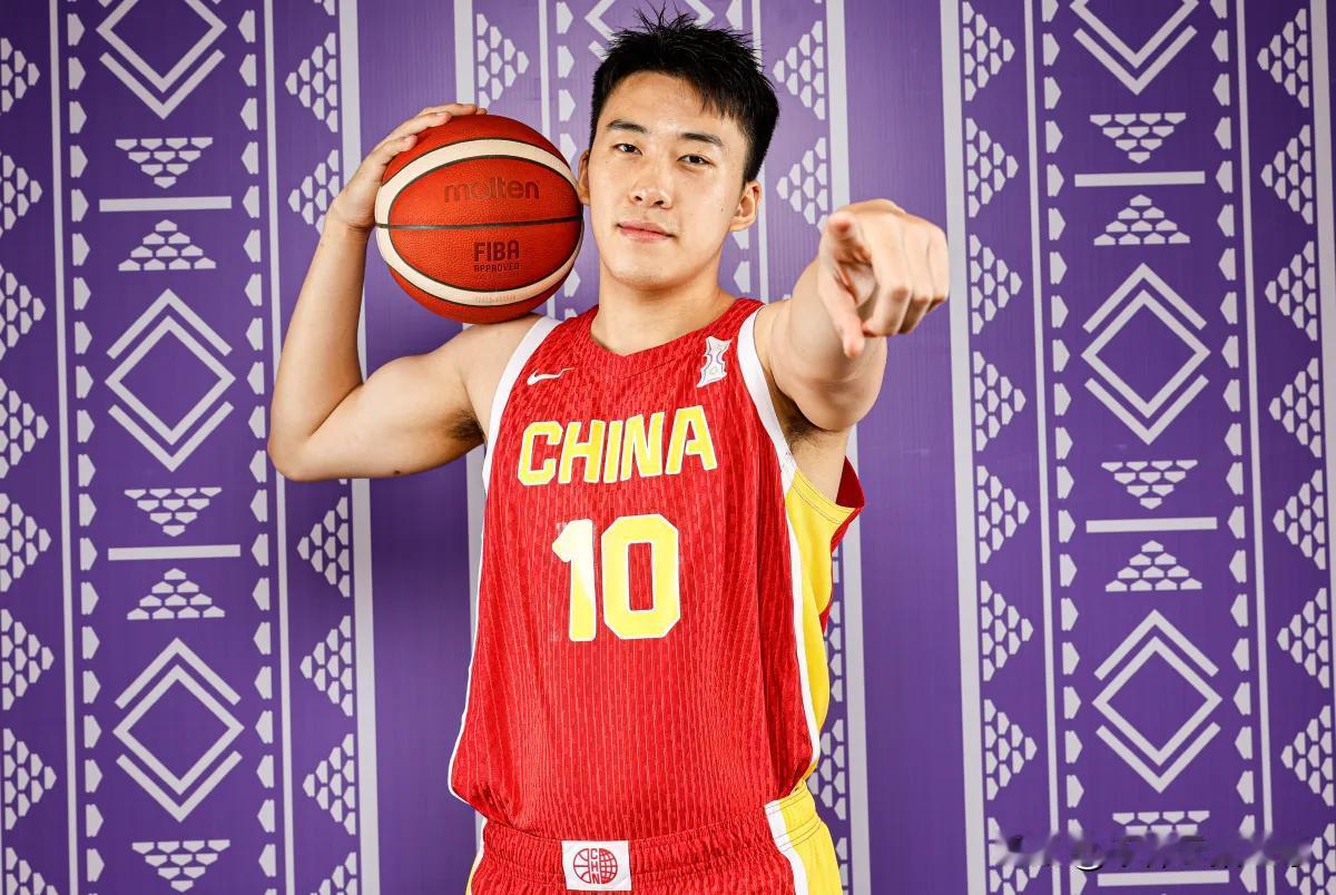 明天中国男篮打日本，做到以下几点必赢:
♥主打内线，多打阵地战，内线是我们的传统