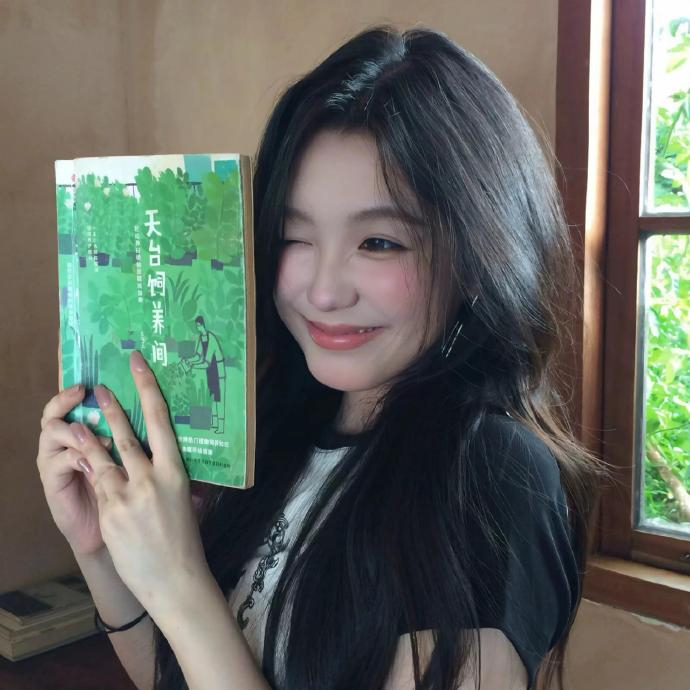 谁影响你情绪，让你内耗，你就放弃谁，无爱可破情局，无情可破全局。 