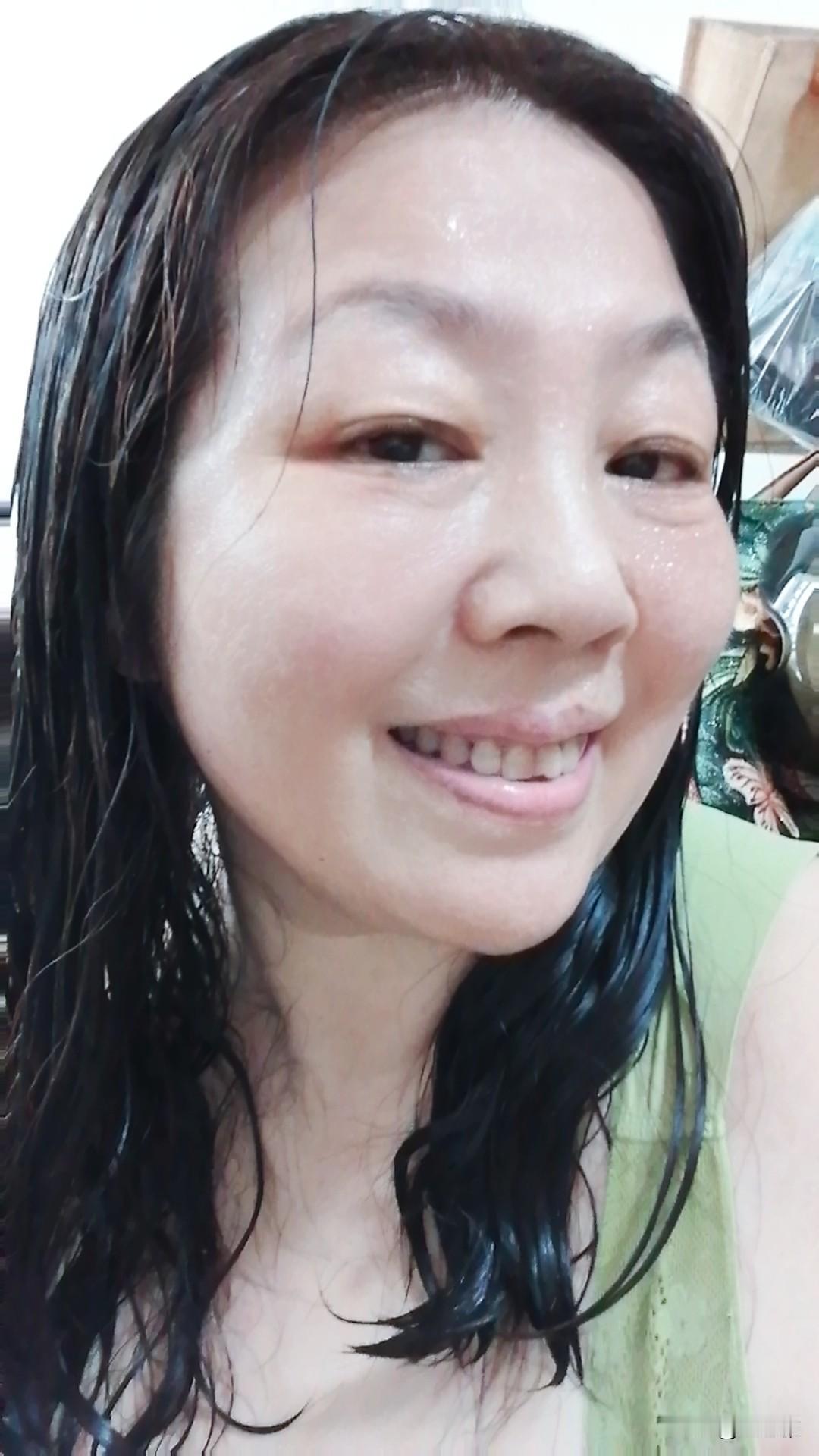厨房终于让我弄得初见成效了，累的我到现在感觉肌肉好像还在突突。

今天是最累一天