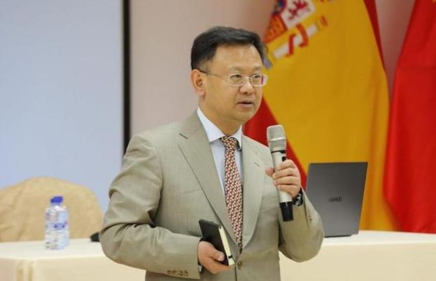 中方很直白：对欧洲非常失望，把我们逼到墙角
【观察者网】欧盟屡屡借“安全风险”和