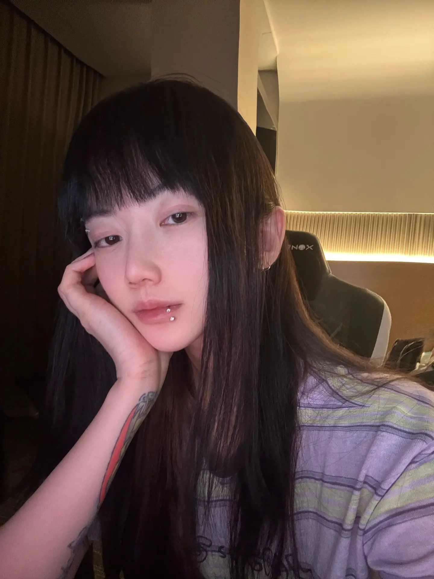 你现在别跟我说没用的 我喝多了你过来接不接 接不接接不接接不接 不接找...