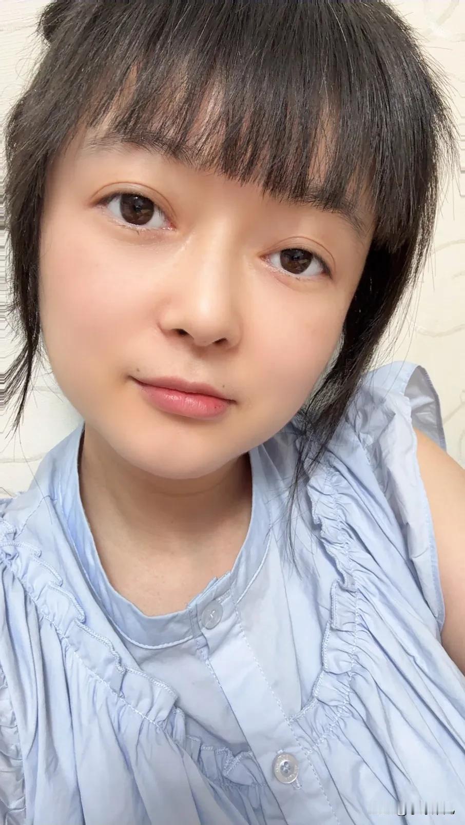 我今年38岁，性格古怪独来独往
我没有什么兴趣爱好，但是未婚没有对象
我是一个比