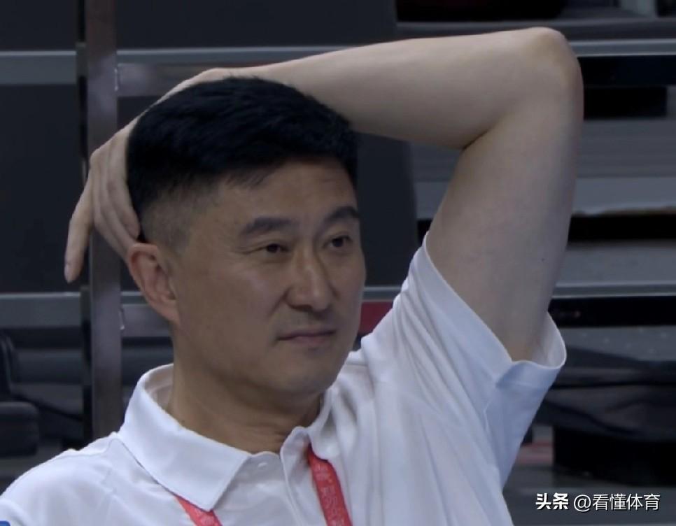 杜锋怎么用人越来越保守了？胡明轩状态不好时，不能多用用陈家政吗？

胡明轩的状态