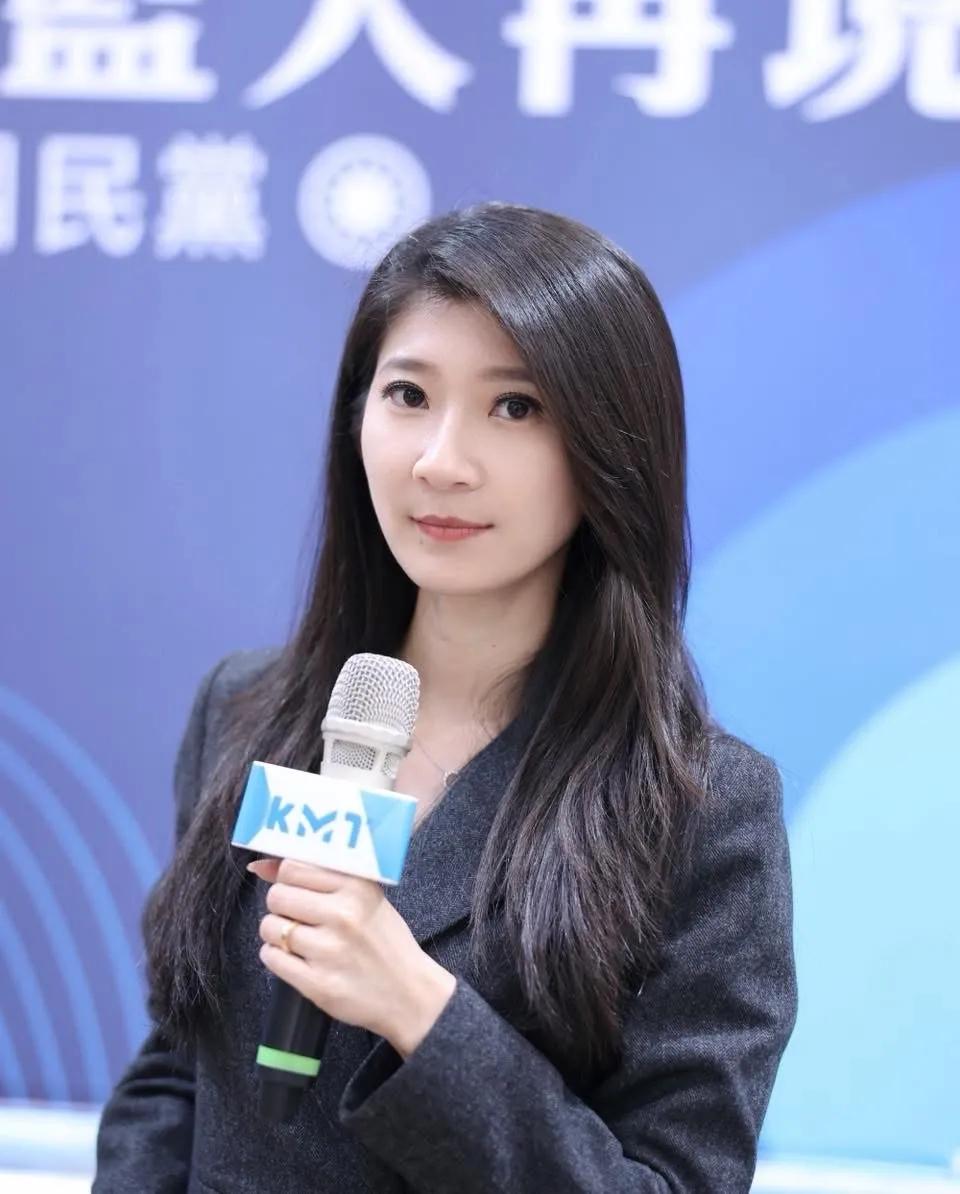 国民党前发言人李明璇发文讽刺梁文杰。之前陆委会副主委梁文杰称:对岸的“十项惠台大