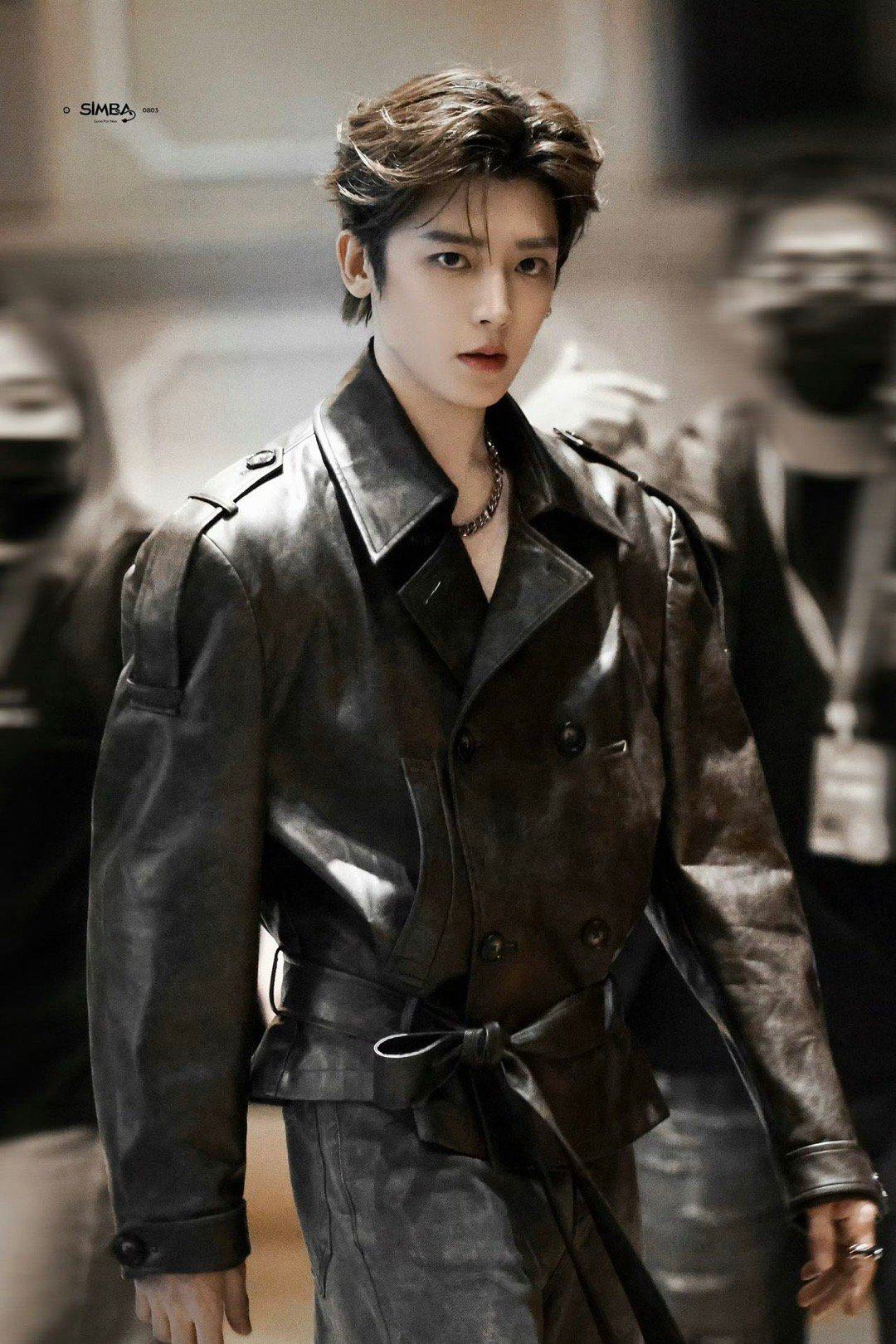 侯明昊生图vs精修图 从生图到精修，侯明昊的颜值始终稳定输出！生图里的真实质感与