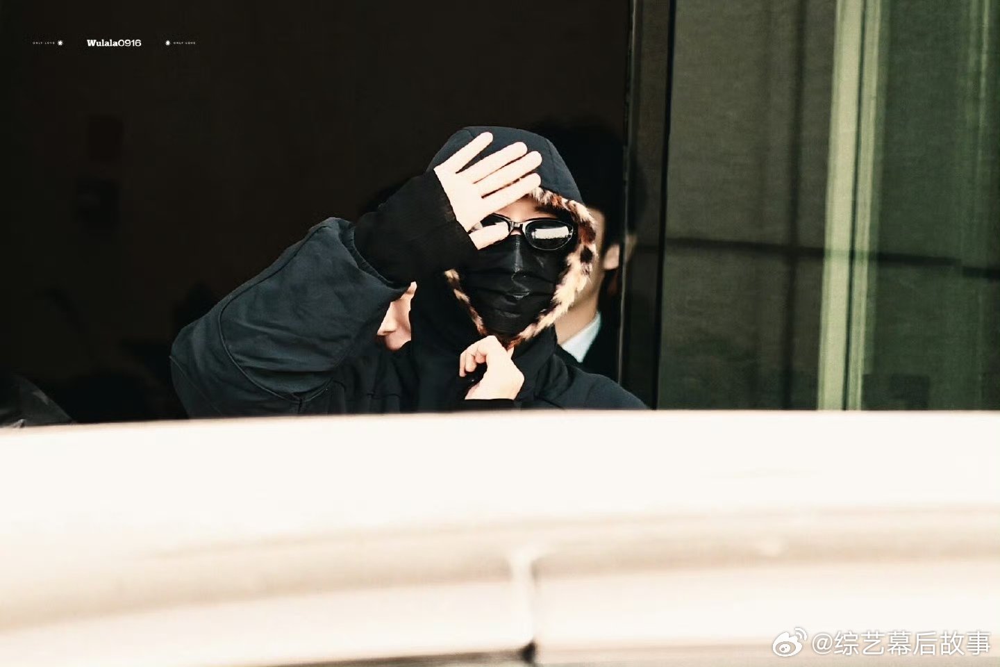 范丞丞叫白鹿黄毛丫头 谁懂啊！范丞丞这声“黄毛丫头”喊得又响又欠揍，白鹿一句“直