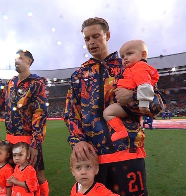 🇳🇱荷兰0-1阿尔及利亚 🇩🇿的友谊赛中德容出场69分钟🇩🇰丹麦0-