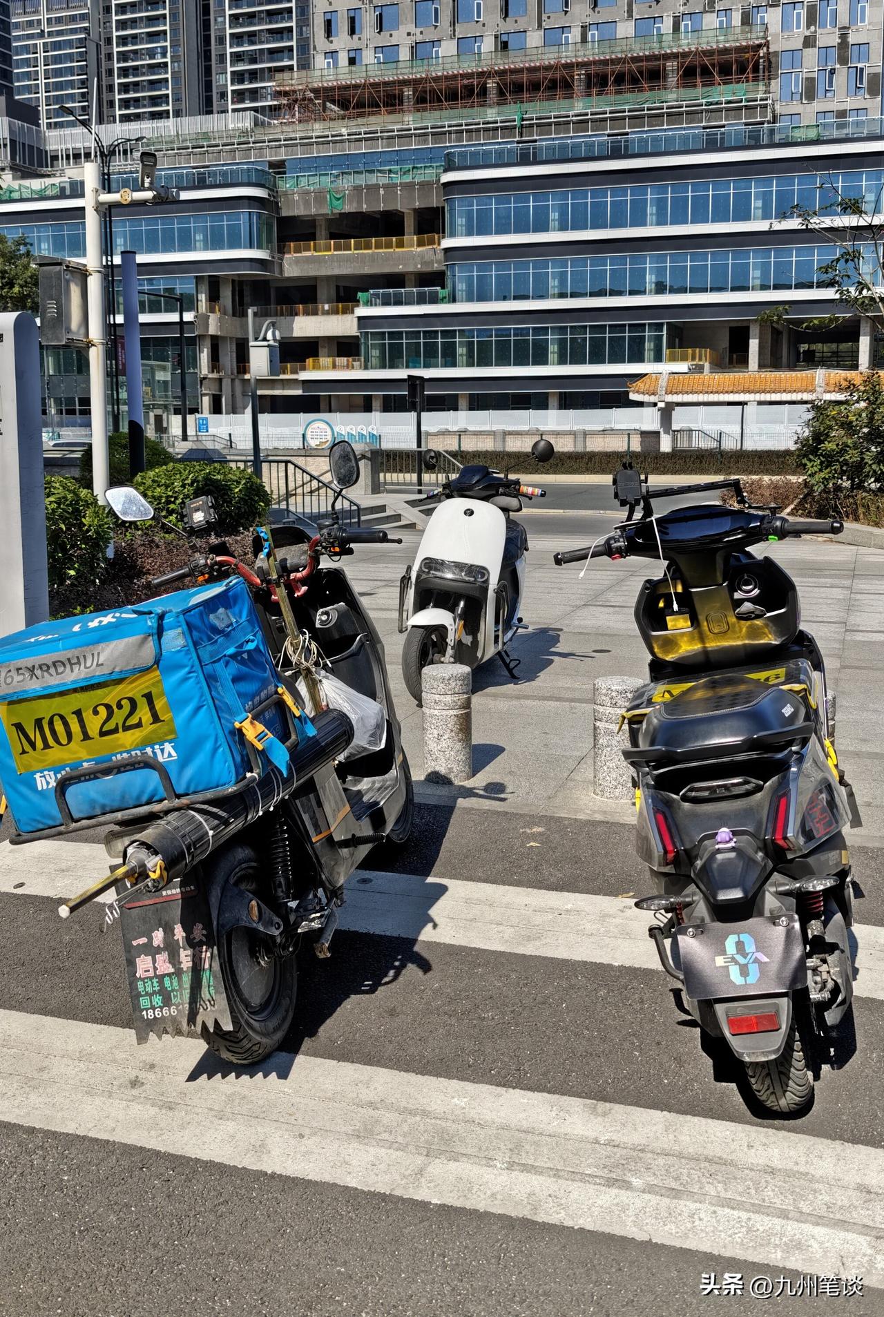 好消息！堵不如疏！代表提议增加电动摩托车专用绿牌！外卖配送员可以驾驶电动摩托车执