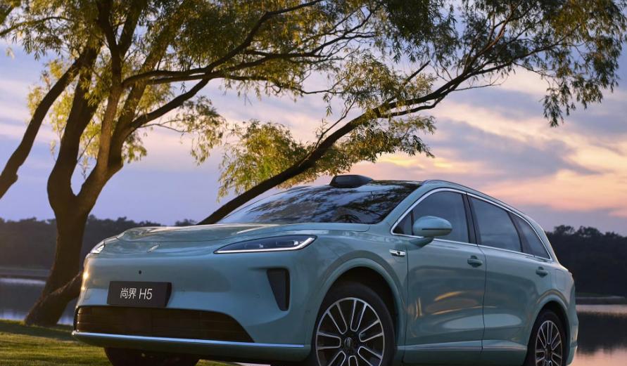 提起华为系汽车，很多人的第一反应都是“好是好，就是太贵”。确实，鸿蒙智行旗下的车