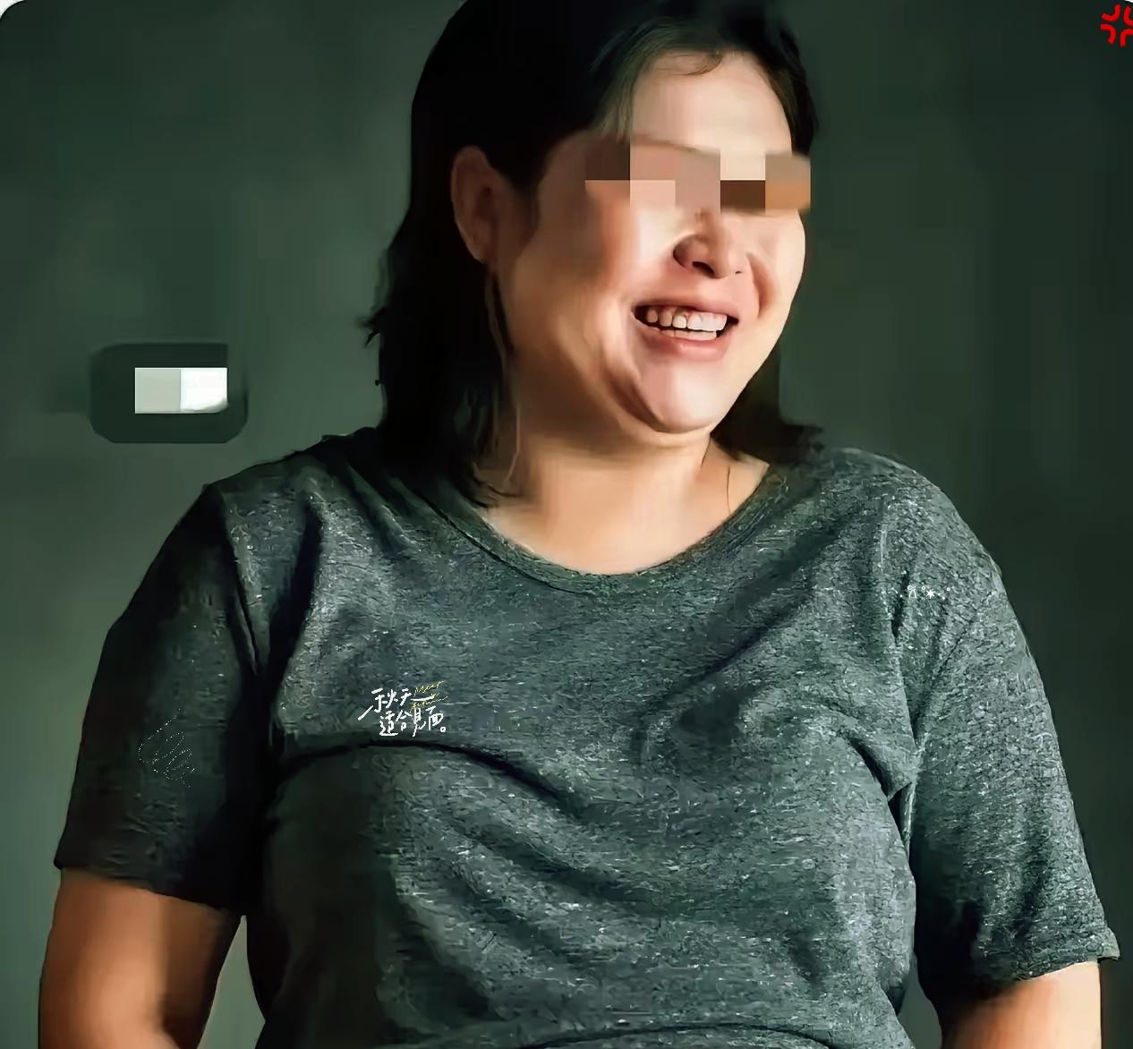 重庆市一女子今年已经44岁了，竟然又怀孕了，但是她决定打掉，在进手术室前，医生突