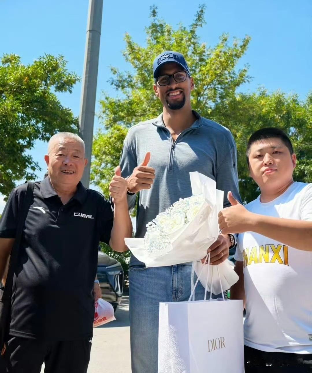 山西汾酒男篮外援科尔纳利与俱乐部汇合！此时此刻，山西汾酒男篮新外援科尔纳利在球队
