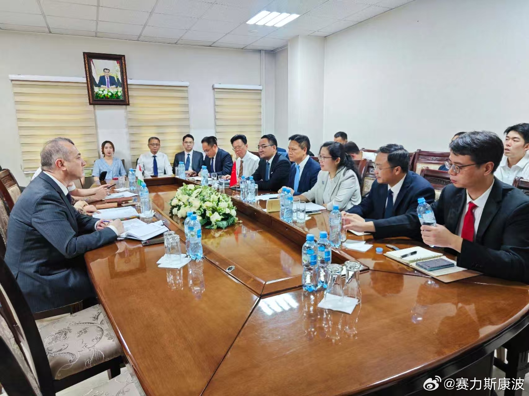 作为五月塔吉克斯坦总统拉赫蒙访渝的回访，今天随重庆市政府外事办来到塔吉克斯坦首都