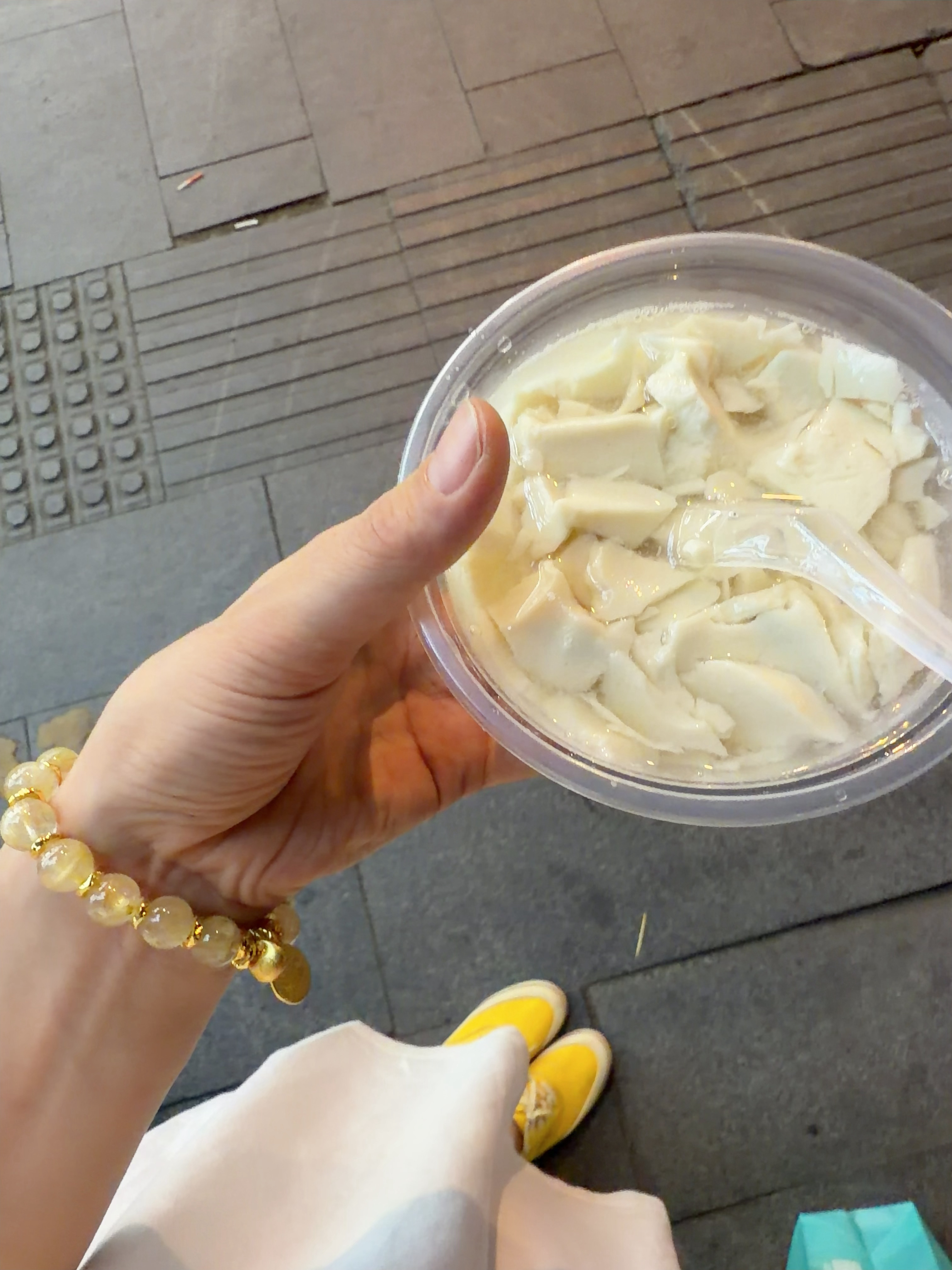 豆花必须是甜的。