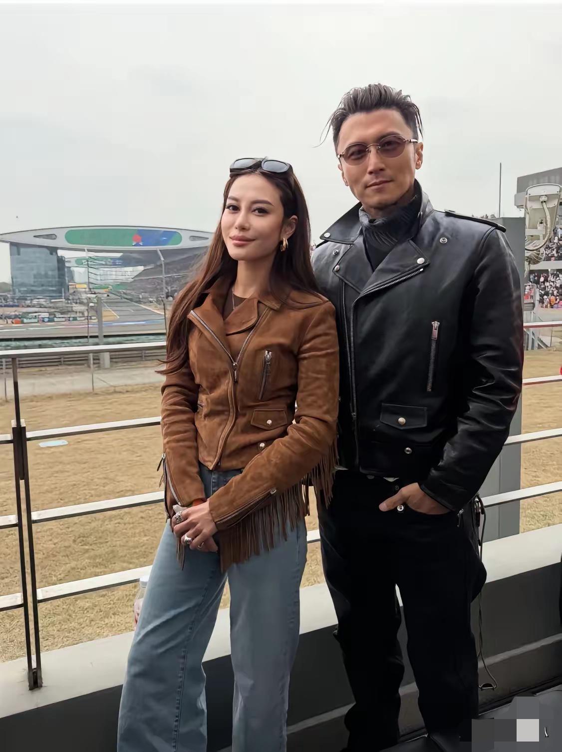 谢霆锋我认识，旁边女士是谁？