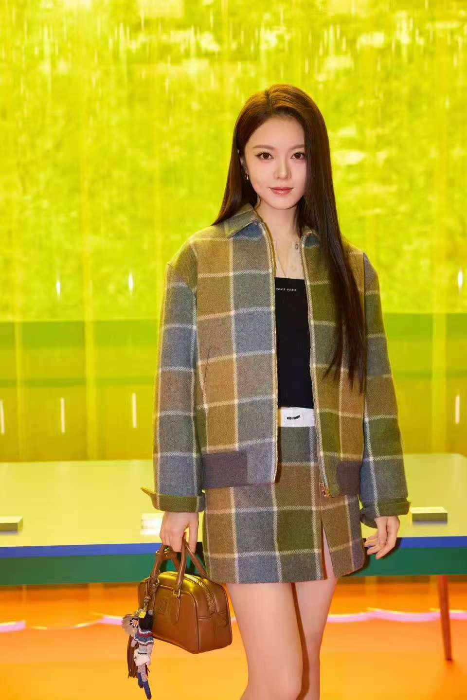 再掉落几帧属于赵今麦的碎片时间赵今麦再掉落几帧碎片赵今麦再掉落几帧碎片，好看，[