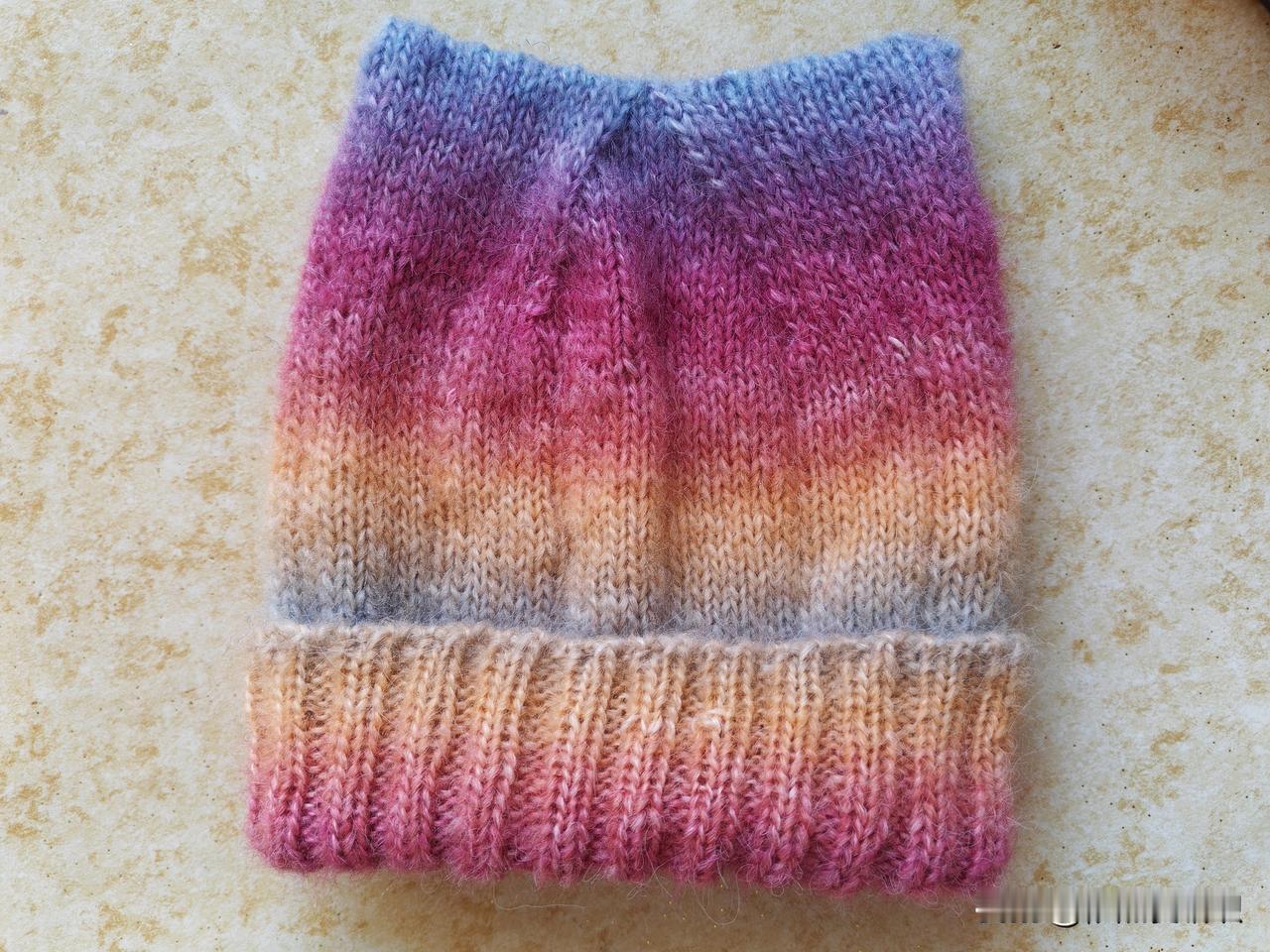 特别喜欢捯饬毛线，沉浸在毛线的美好里，穿出成就感也穿出美！