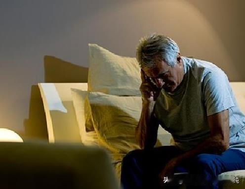 癌症患者失眠？中医教你2招，补气血、助安眠！
大家好，我是中医刘博纯！
癌症患者