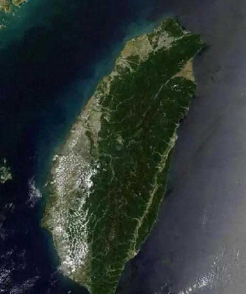统一台湾后，很难“港澳化”了！很多人以为驻军只是象征性的存在，实际上，军事专家给