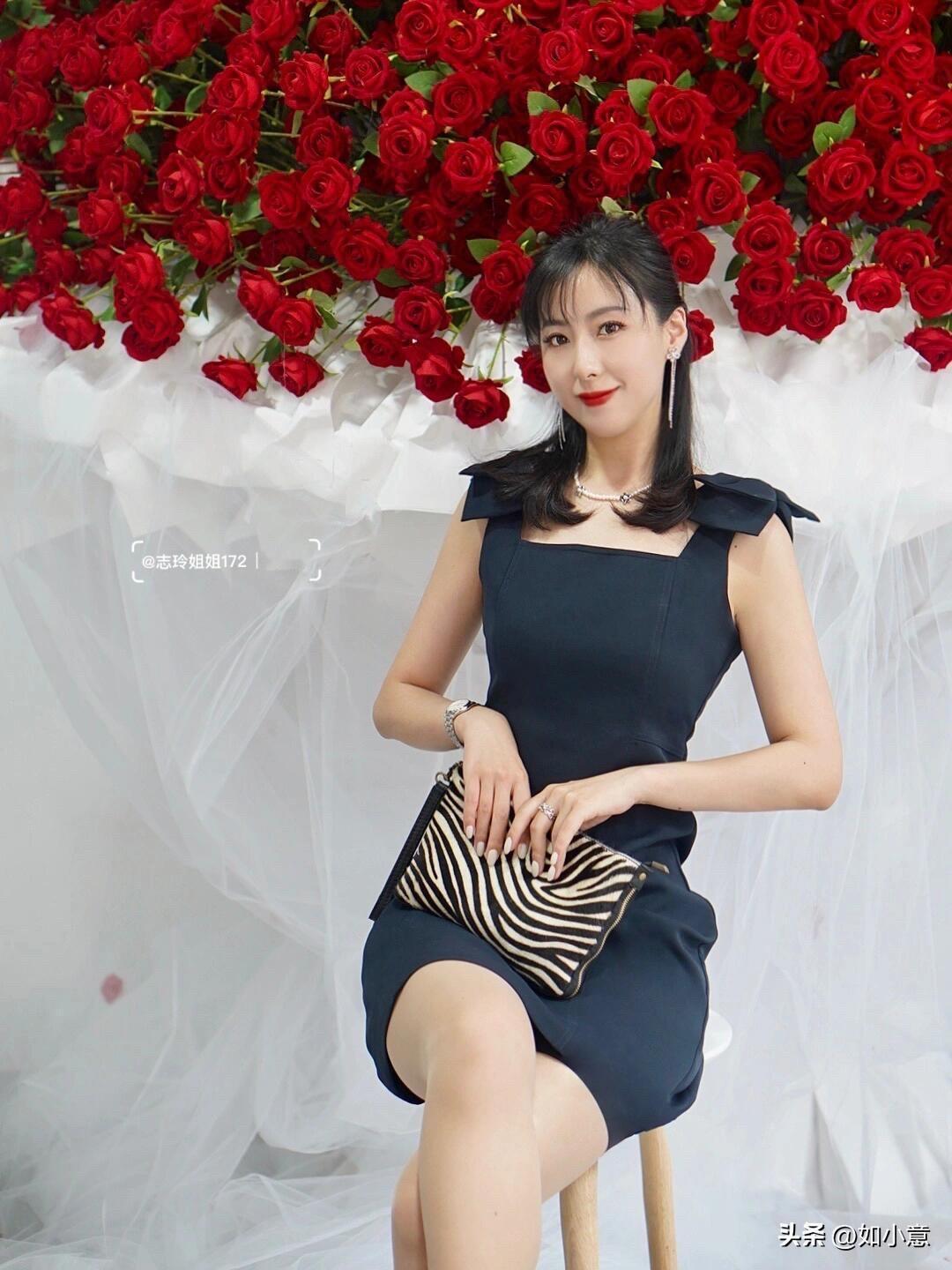 ootd｜法式小香风🗼行走的浪漫||哪个女孩子会拒绝漂亮裙子呢
复古风的设计，