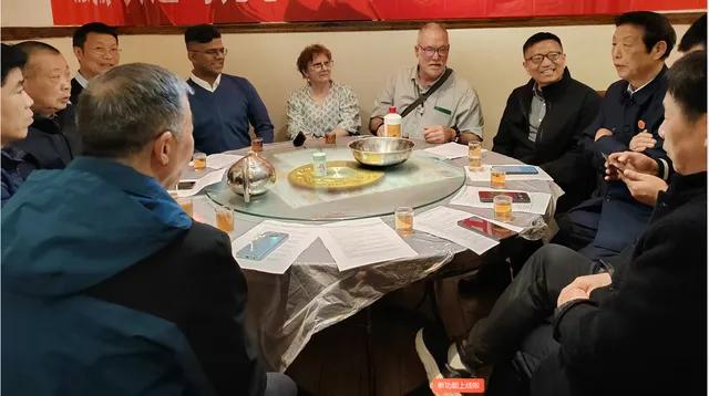 法国、加拿大红色学者走进湖湘

3月28日下午，在向望“人民公社大食堂”，韶山精