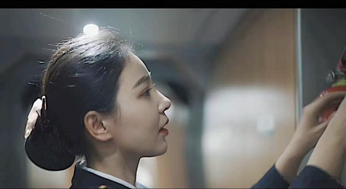 #影老板收到春晚观众席邀约#哇，真的是一件非常开心的事情，给我一下子被吸 引 的