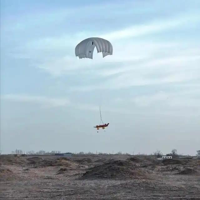 前不久央视报道了一款无人机，推力能达到160公斤，跟伊朗的“小摩托”差不多。
