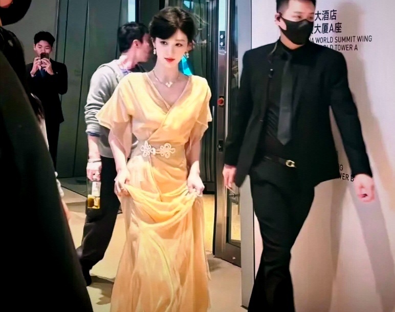 未免太会P了，都P成王楚然了！ 