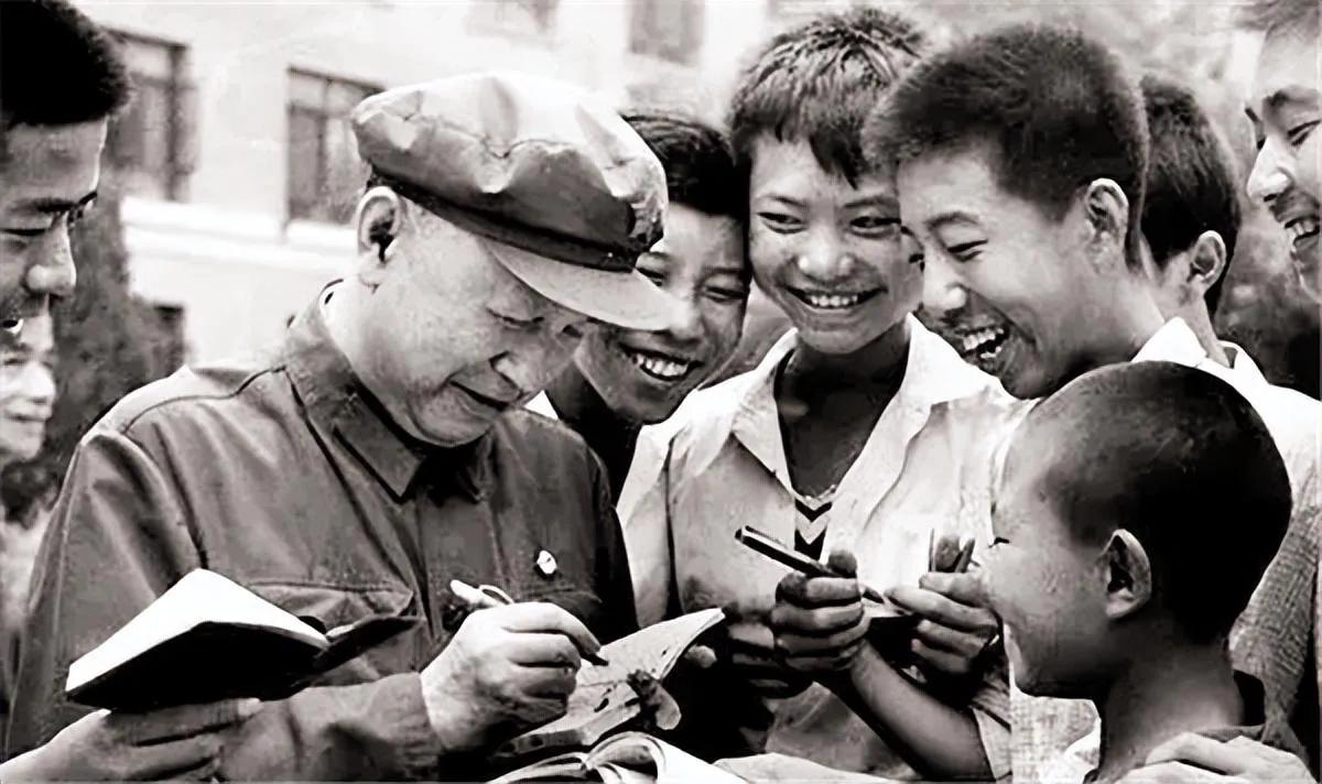英国有个天才叫牛顿，德国天才叫爱因斯坦，中国的天才是谁？

幸运之神仿佛在最为关