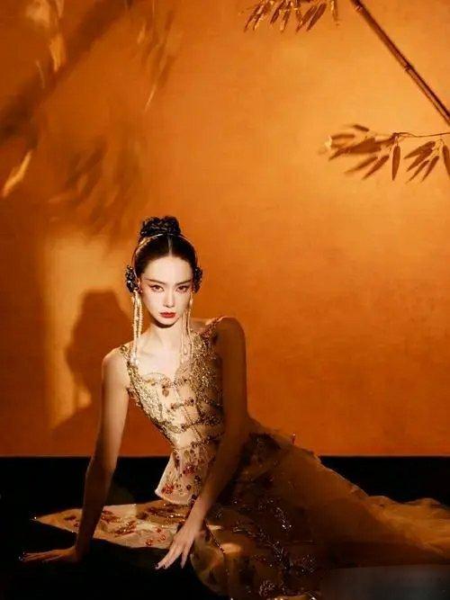 戚薇的思路就是与众不同。姐姐们聊天的时候，杨谨华说自己睡觉很轻，有时候很难入睡，