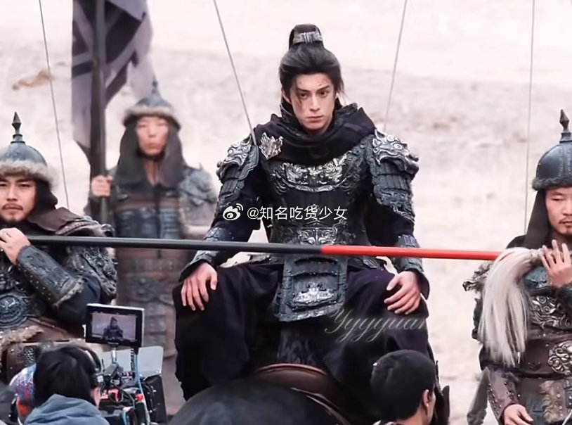 王鹤棣谢景行战损路透王鹤棣将门独后战损路透 肃杀之气