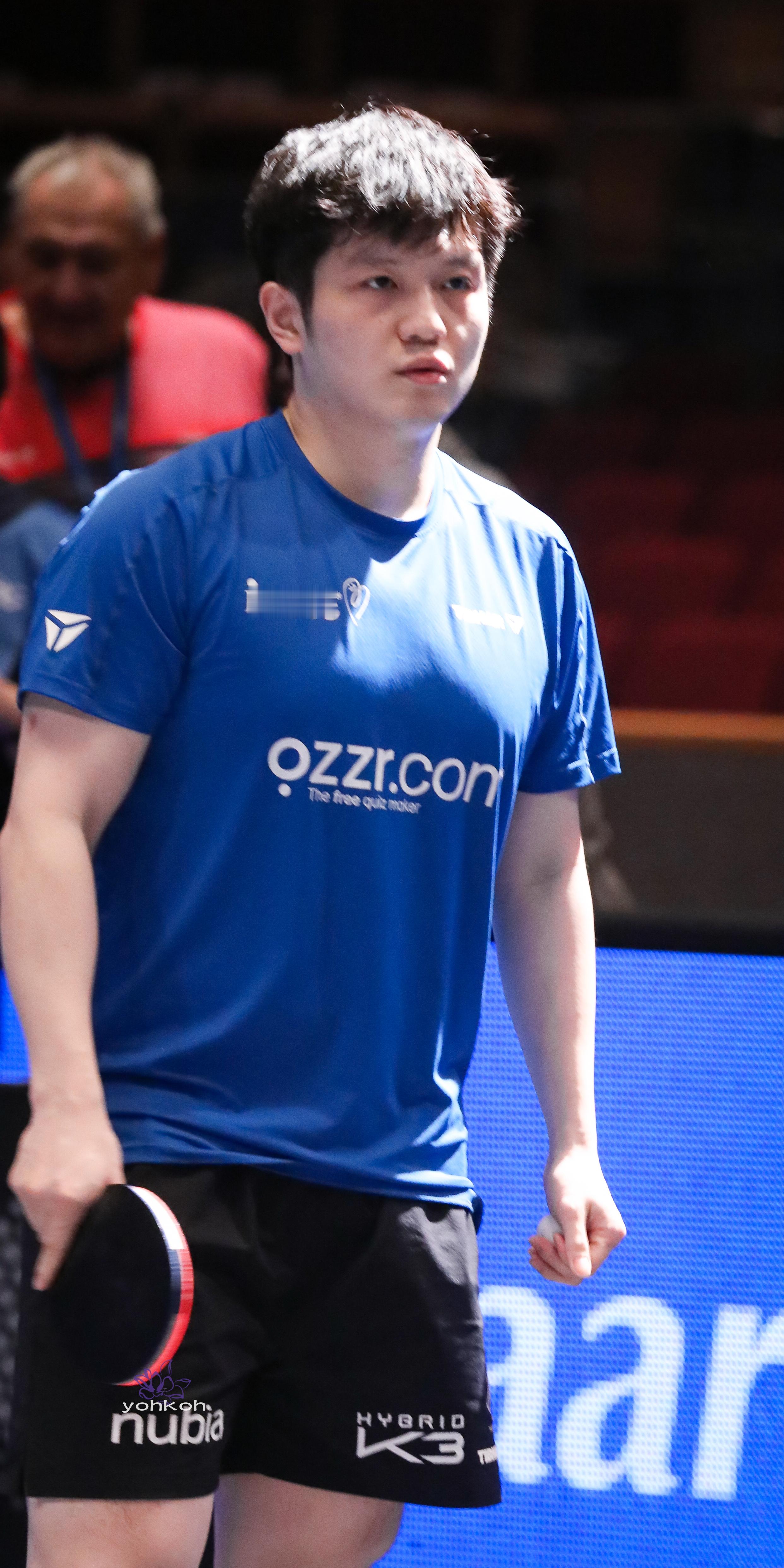 樊振东樊振东欧冠首秀 每一个当下即是意义所在「20251219欧冠乒乓球联赛」 