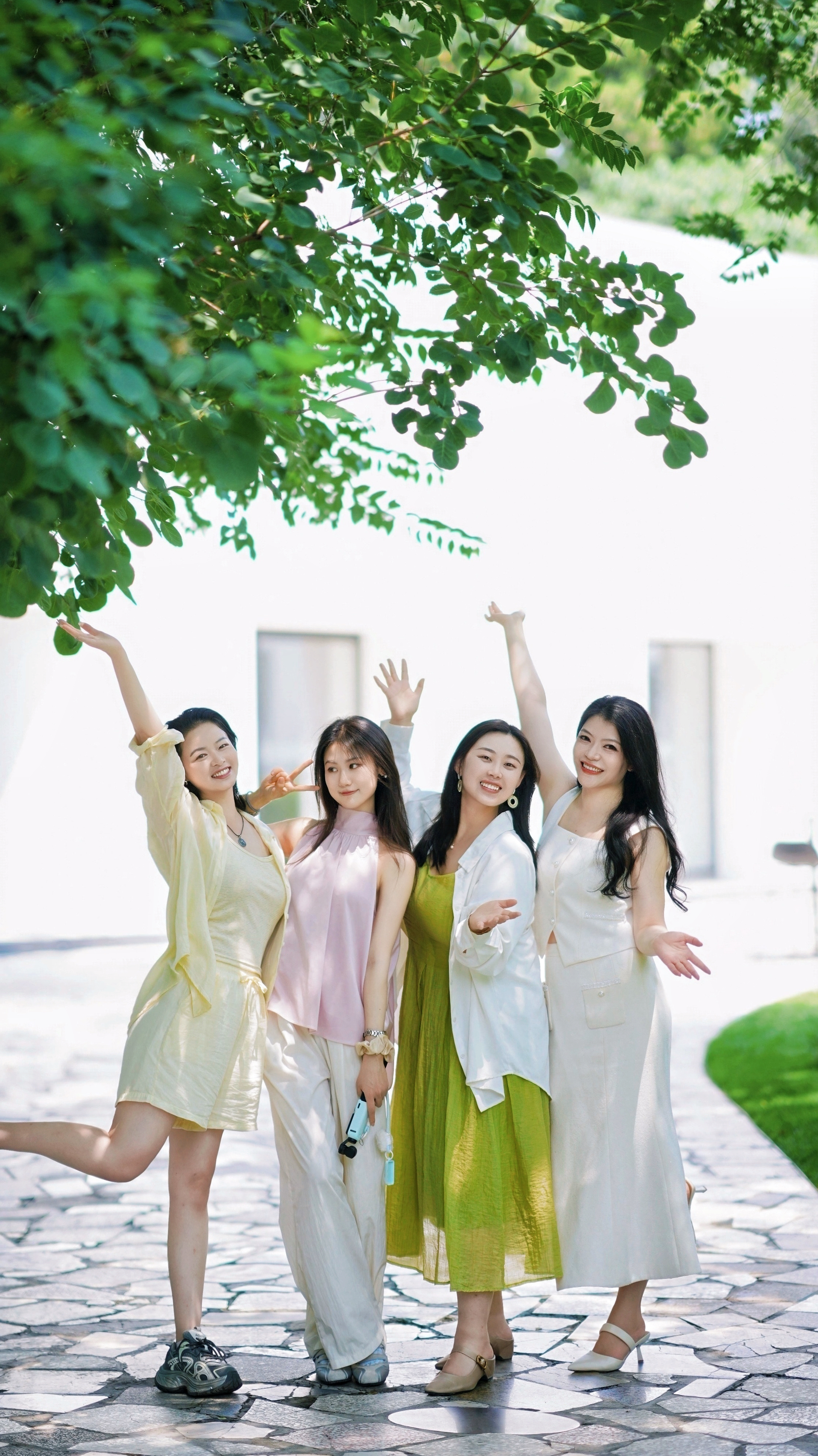 开心！我们她宇宙北京0808百人自媒体大会，海报还没出，但进度非常给力——✔️ 