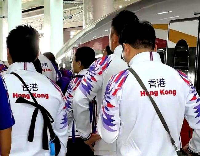 字幕悄悄改了，“中国香港”四个字突然没了！

2025 年全运会的赛场，藏着个让