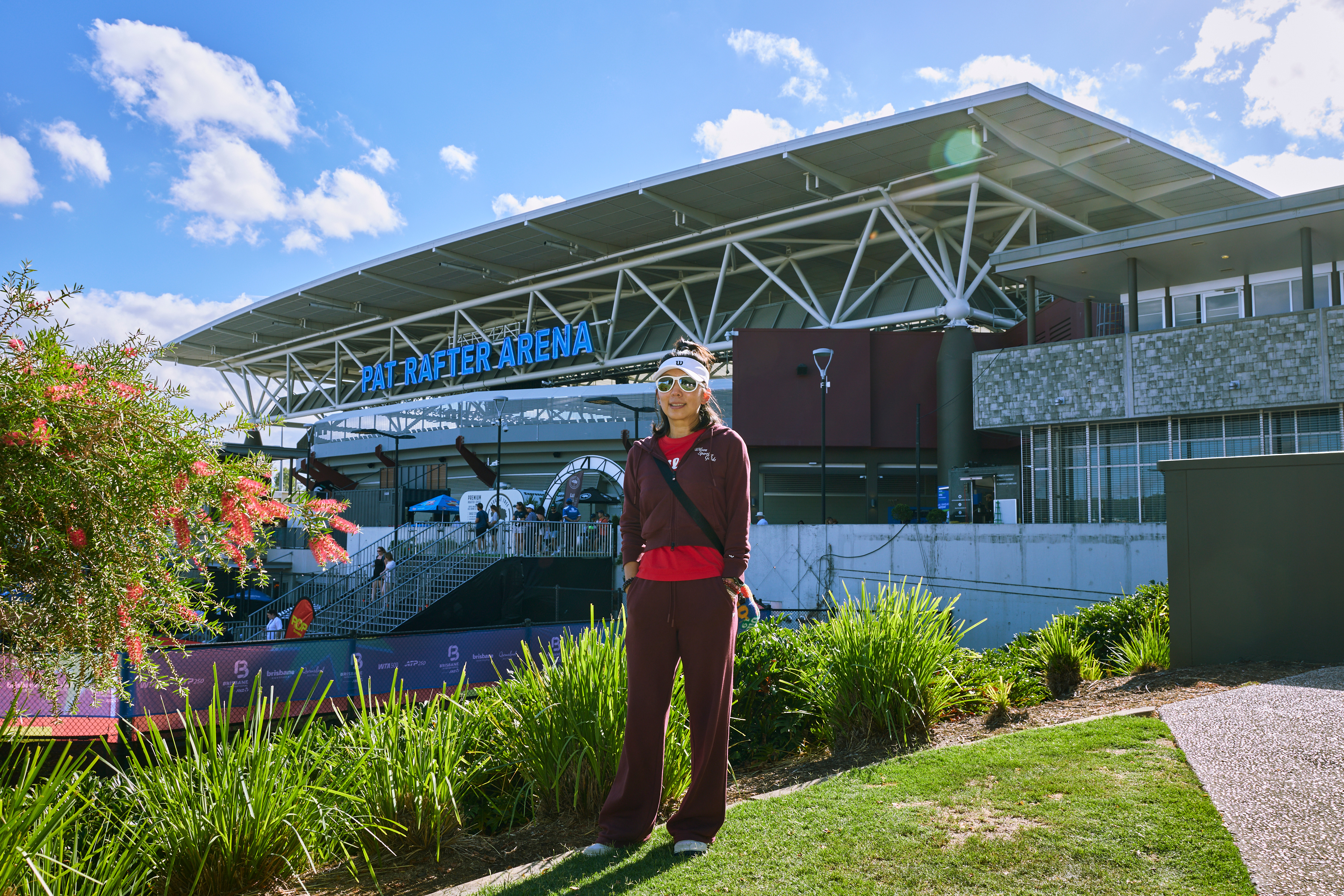 网球大咖周兵美丽亮相澳大利亚布里斯班！他乡遇故知，格外亲切！愉快！三张照片，成功